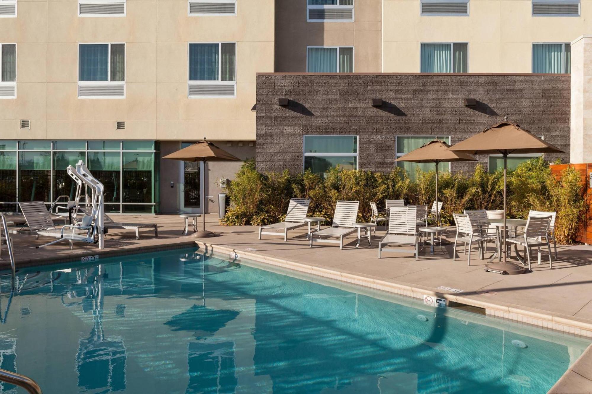Courtyard By Marriott San Jose North/ Silicon Valley Екстер'єр фото